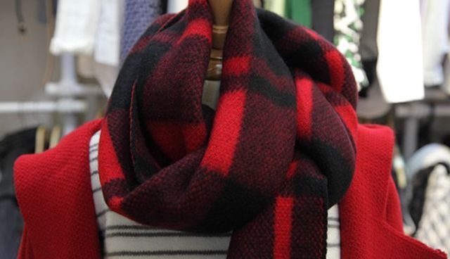 羊毛绒红黑格子长围巾