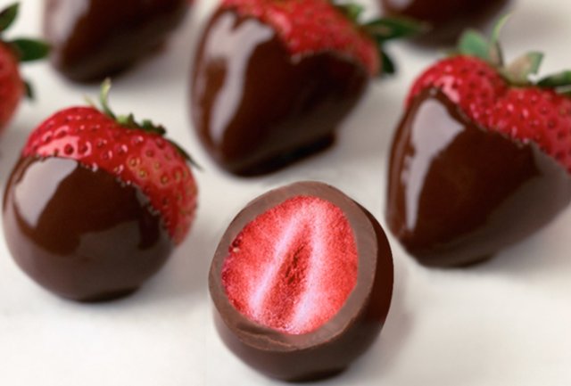 手工干草莓夹心黑松露巧克力